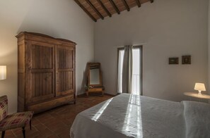 1 bedroom, travel crib, free WiFi