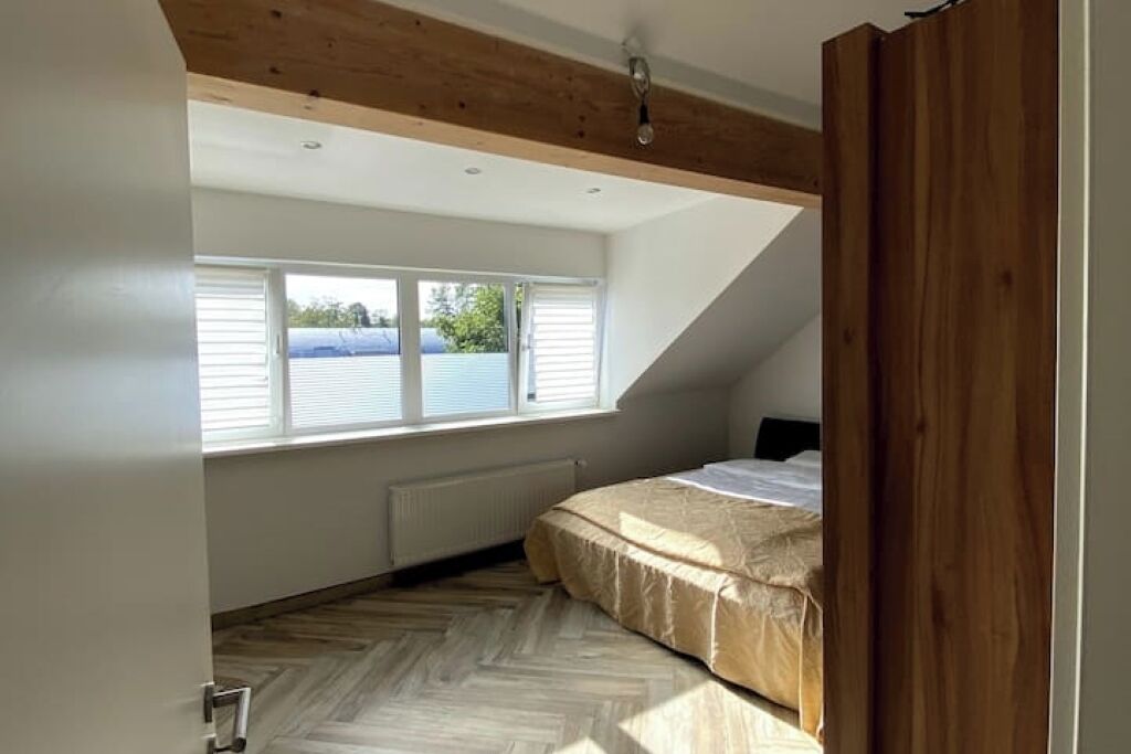 2 bedrooms, iron/ironing board, travel crib, WiFi