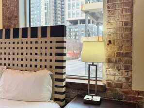 Iron/ironing board, travel cot, free WiFi, bed sheets - 2 BR & 2 Bath | Downtown | Free Valet Parking | 1 (Dallas)