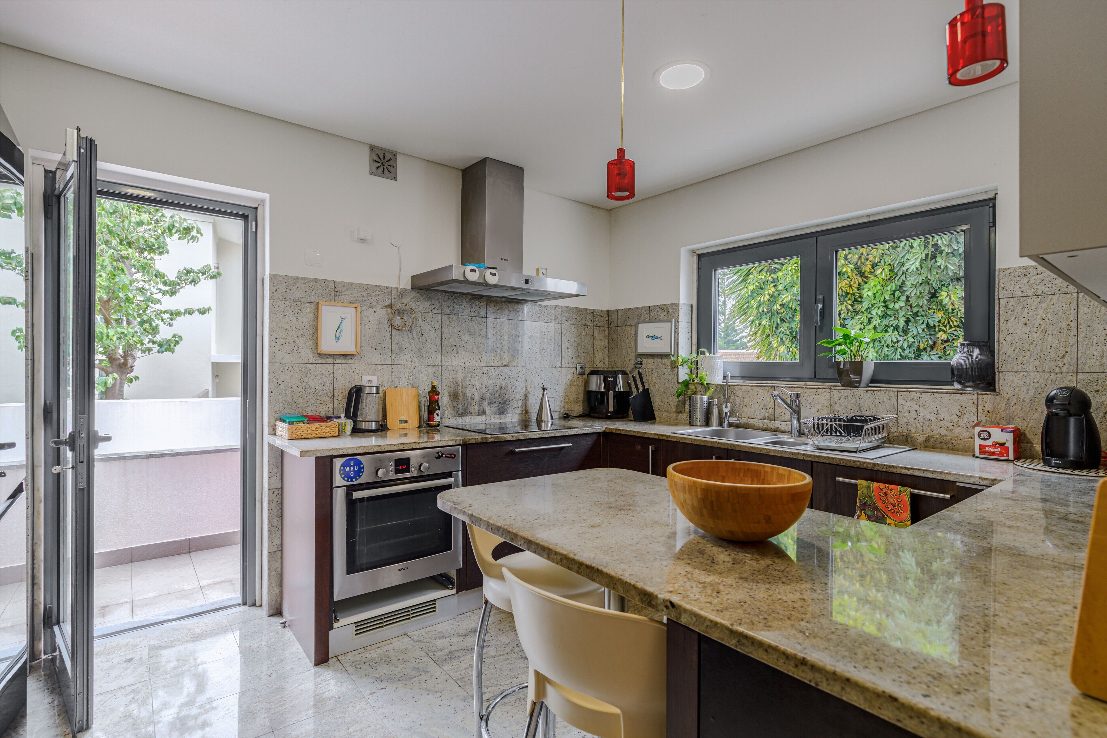 Refrigerador, microondas, horno, placa de cocina