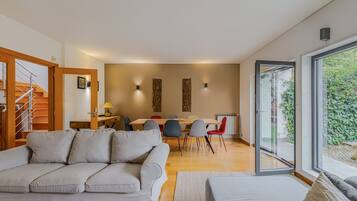 Televisión, chimenea