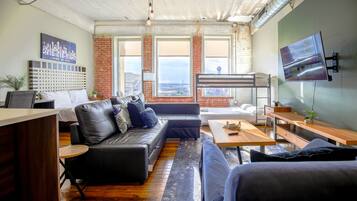 Fer et planche Ă repasser, lit parapluie, Wi-Fi gratuit, draps fournis