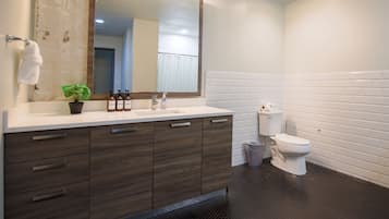 Shower, towels