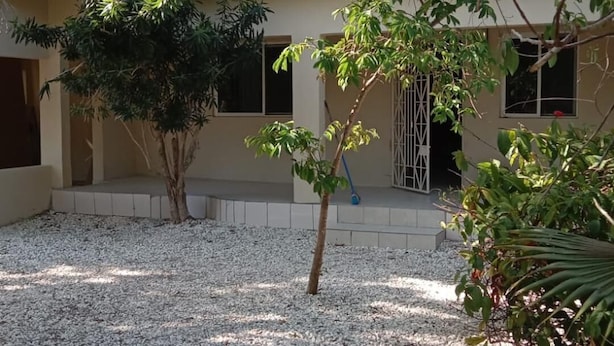 Exterior - Captivating 1-bed House in West End Negril (Negril)