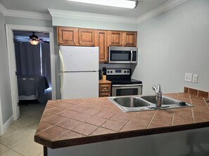 Fridge, microwave, oven, stovetop - Pet Friendly Southern Breeze #4- Free Daily Activities Included! (Pensacola)