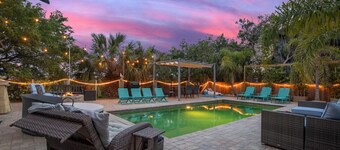 Pirates Paradise Walk to Vilano Beach 5 Br, Pool