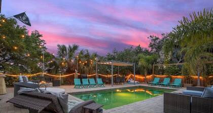 Pirates Paradise Walk to Vilano Beach 5 Br, Pool