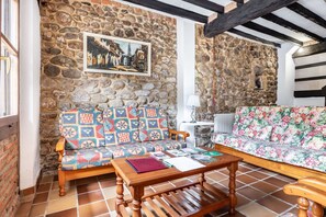 TV, caminetto, lettore DVD