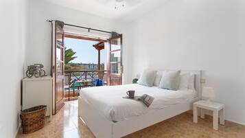 3 bedrooms, free WiFi, bed sheets