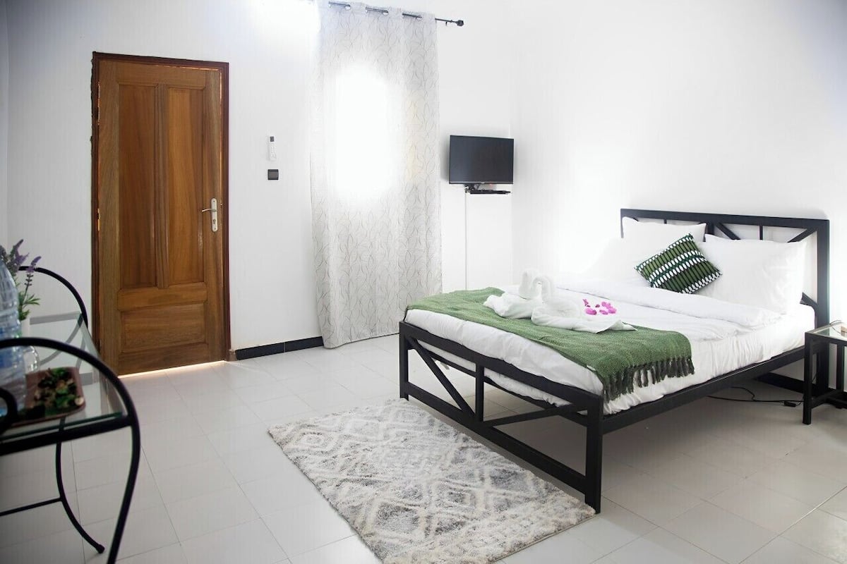 1 habitación, decoración personalizada y muebles diferentes