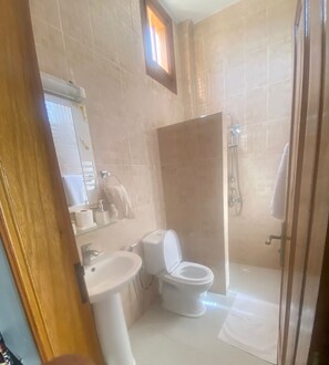 Bathroom - Hôtel Camille (Nguekhokhe)