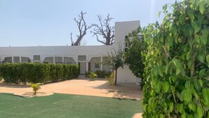 Exterior - Hôtel Camille (Nguekhokhe)