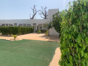 Exterior - Hôtel Camille (Nguekhokhe)