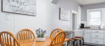 3 bed/1 bath lower unit conveniently located in Lakeside.