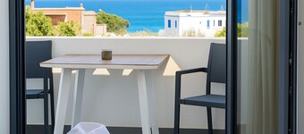 Filia Skyros Suites