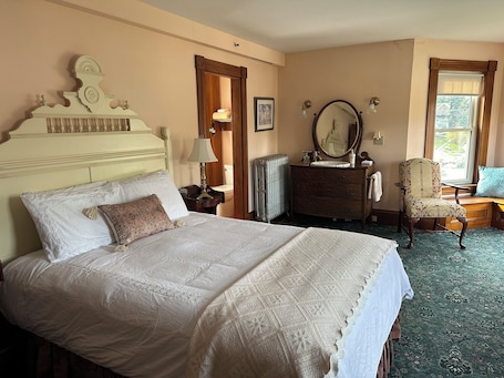 Standard Room | 1 bedroom, individually decorated, individually furnished