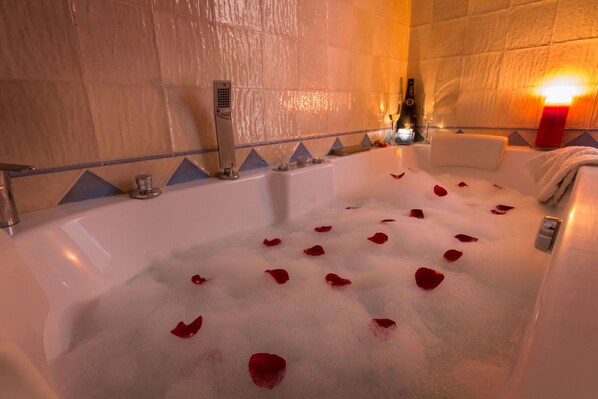 تجهيزات دش، مجففات شعر، مناشف