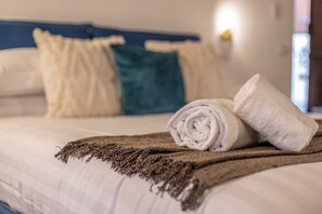 2 chambres, fer et planche à repasser, Wi-Fi gratuit, draps fournis