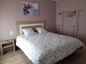 5 soverom, strykejern/-brett, reiseseng for barn og wi-fi (inkludert)