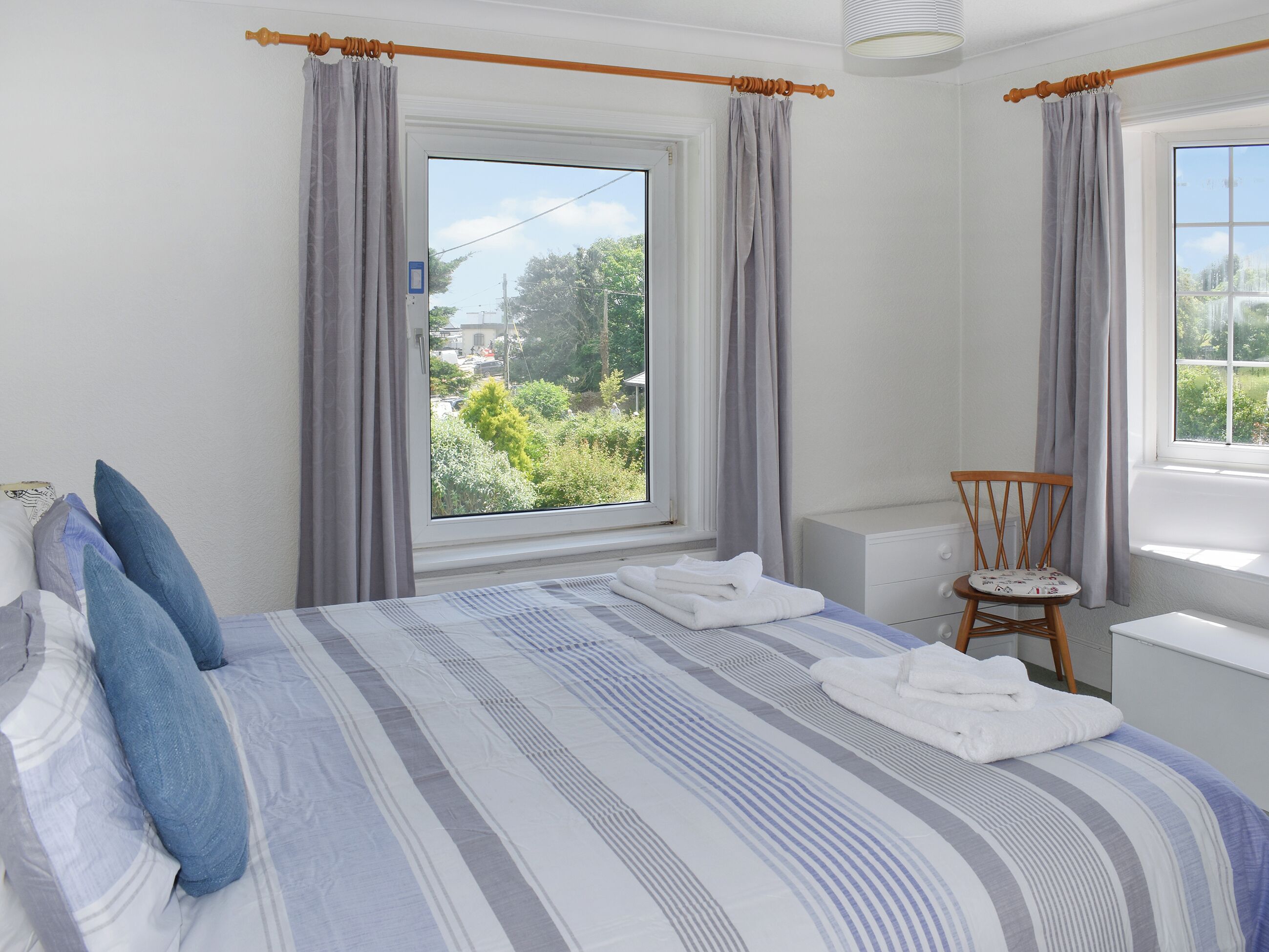 4 bedrooms, free WiFi, bed sheets