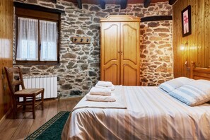 4 quartos, ferros/tábuas de passar roupa, Wi-Fi de cortesia