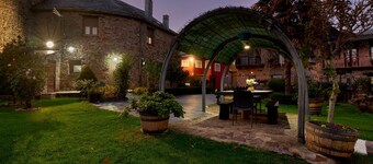 Casa Rural Abuelo Jose in El Bierzo – Private Pool, Mountain Views & Skiing