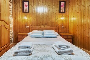 4 habitaciones, tabla de planchar con plancha y wifi gratis 
