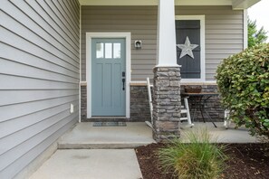 Exterior detail - 🌲 Welcome to Cheswick Pines (Holly Ridge)