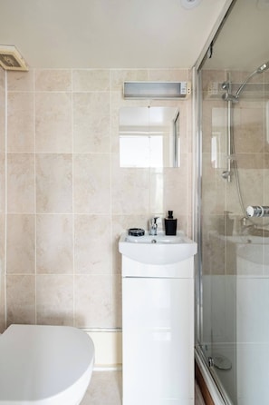 Bathroom - West Oasis - Escape From Chaos (London)
