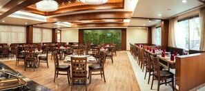 Restaurant - Ramee The Srinivas Palace (Bhuj)