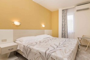 1 bedroom, WiFi - Holiday apartment with pool (Umag)