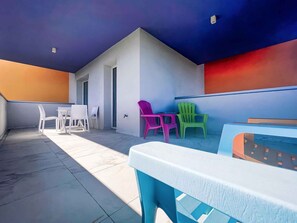 تناول الطعام بالخارج