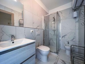 تجهيزات دش، مراحيض شطف