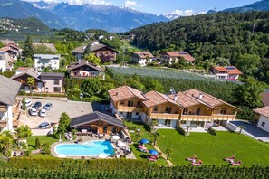 Exterior - Chalet '6 65m²' with Mountain View, Shared Pool and Wi-Fi (Prissian)
