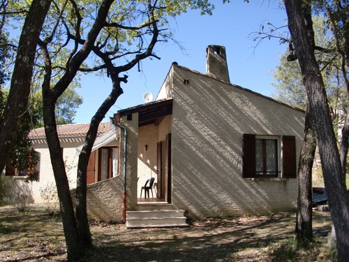 Villa des Chênes, Ombrage et Quiétude, à 5 min D'oraison et du lac de Baignade
