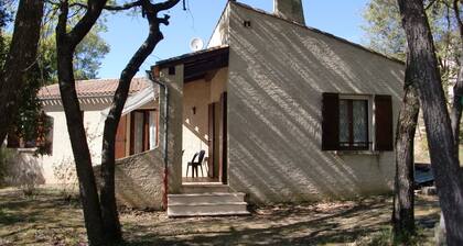 Villa des ChĂȘnes, Ombrage et QuiĂ©tude, Ă 5 min D'oraison et du lac de Baignade