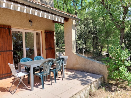 Villa des Chênes, Ombrage et Quiétude, à 5 min D'oraison et du lac de Baignade