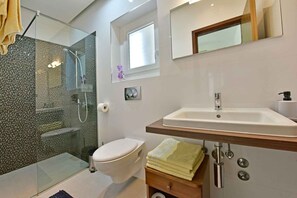 Bathroom - Holiday apartment with pool (Poreč)