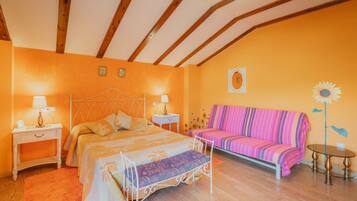 5 bedrooms, iron/ironing board, bed sheets