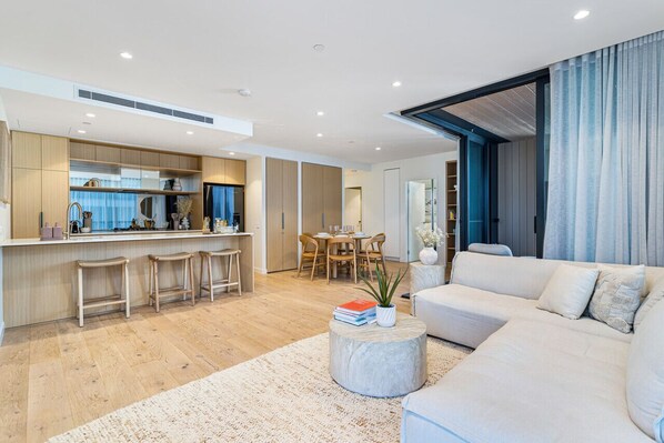 Smart TV, offices