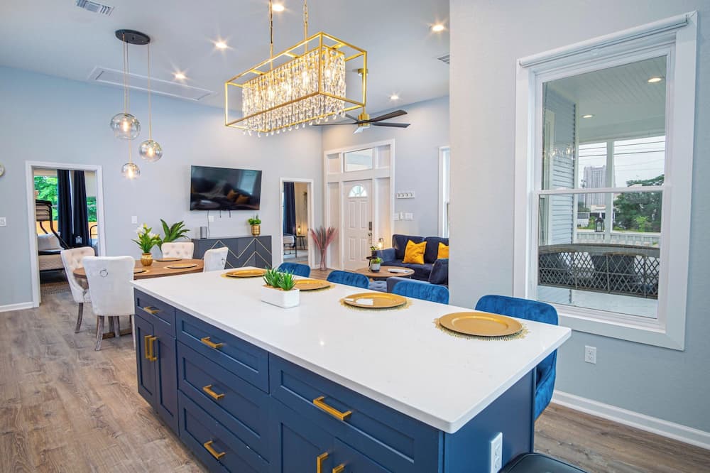 Trendy Historical Home Near Downtown Attractions