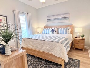 1 bedroom, iron/ironing board, WiFi, bed sheets - Splash Beachfront Resort 1 Bedroom plus Bunks 2nd Floor with Free Beach Chairs (Panama City Beach)