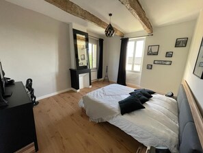 6 chambres, bureau, Wi-Fi gratuit, draps fournis