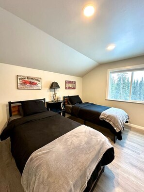 2 室のベッドルーム、WiFi (無料)