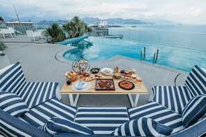 14 outdoor pools - Panorama  Nha  Trang SanVilla (Nha Trang)