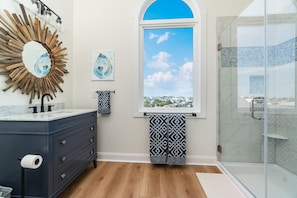 Secador de pelo y toallas