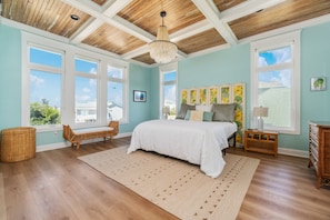 5 dormitorios, tabla de planchar con plancha, cuna de viaje