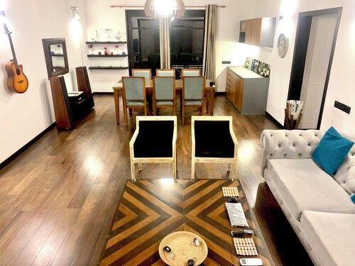Luxurious self check-in private Villa near the Airport