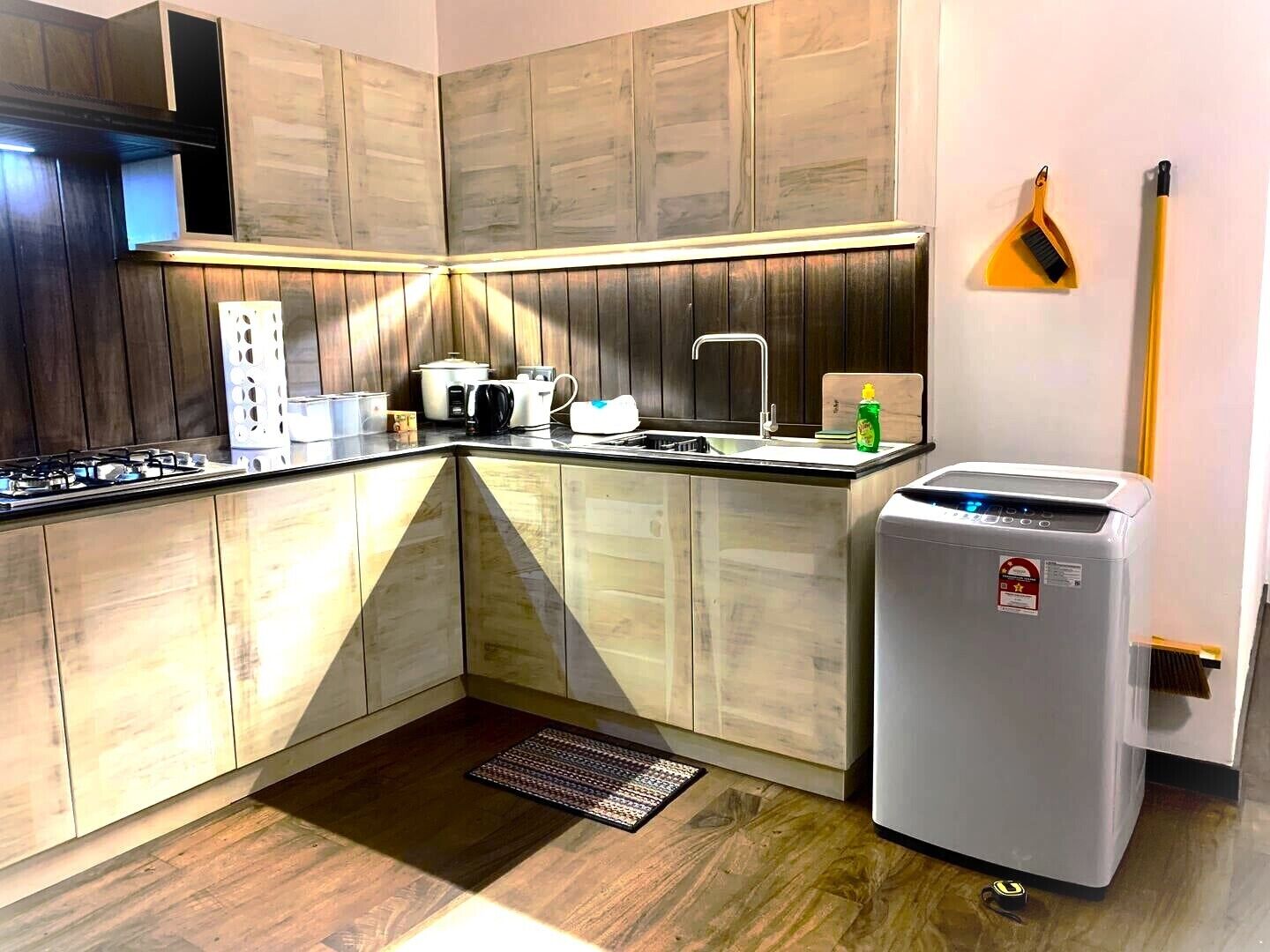 Fridge, microwave, stovetop, electric kettle