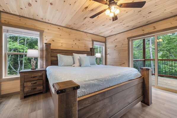 3 bedrooms, iron/ironing board, free WiFi, bed sheets - 3 levels of Luxury*Modern*Private Pool*Stunning Views (SEVIERVILLE)